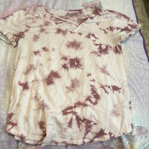 Pink and white cleavage medium top